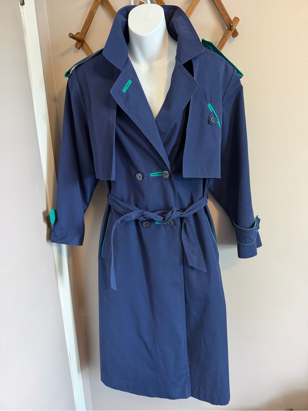 Collection Elegante Vintage Blue Green Trim Belted Trench Coat 9/10